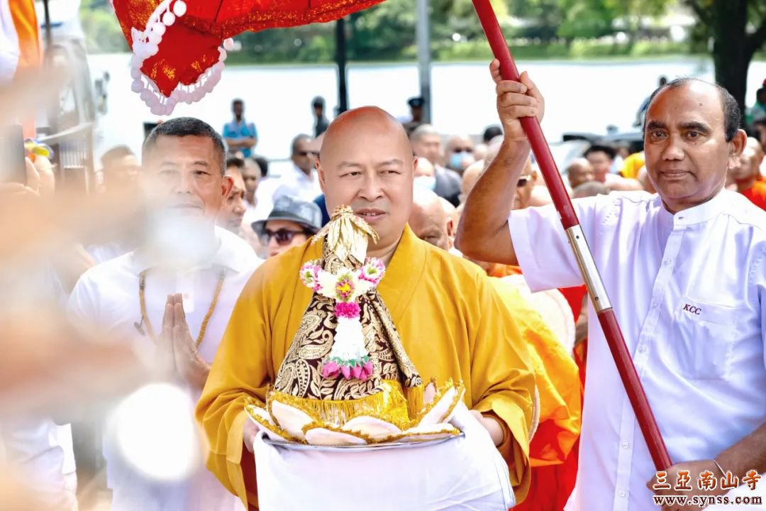 佛牙舍利弥足珍贵 供僧大会再显真情